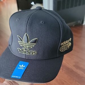 Adidas Men's Cap in Black with Gold Accents